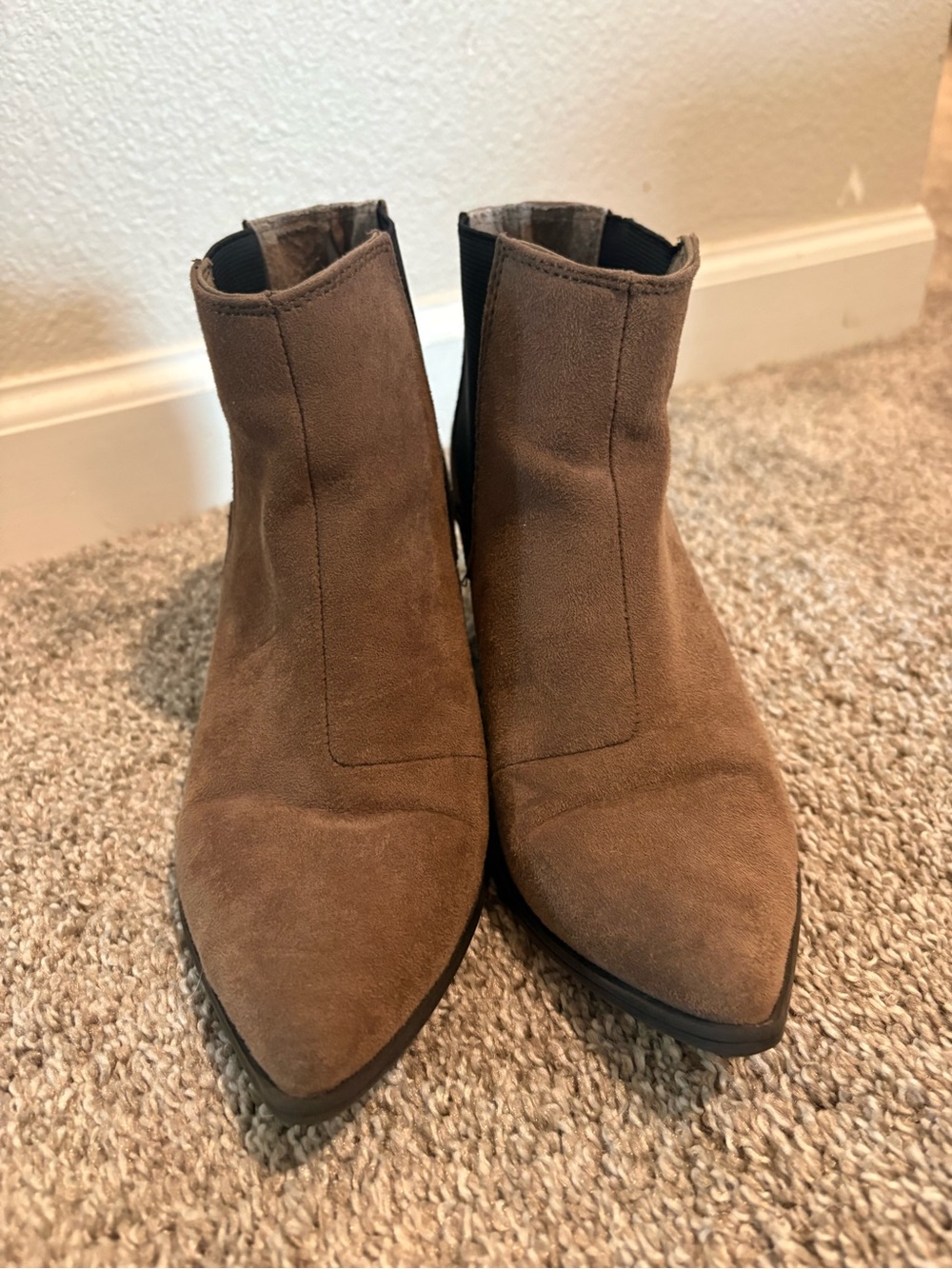 Suede Pointed Toe Ankle Boots in Brown/Grey